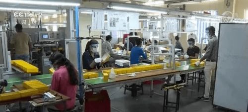 疫情下的殘酷撤單潮 服裝業斷崖式下滑，生化產業意外受傷